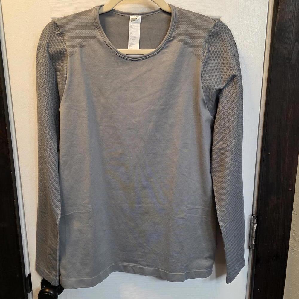 Fabletics Sync Long Sleeve II Women's Activewear Top Grey- XL NWT